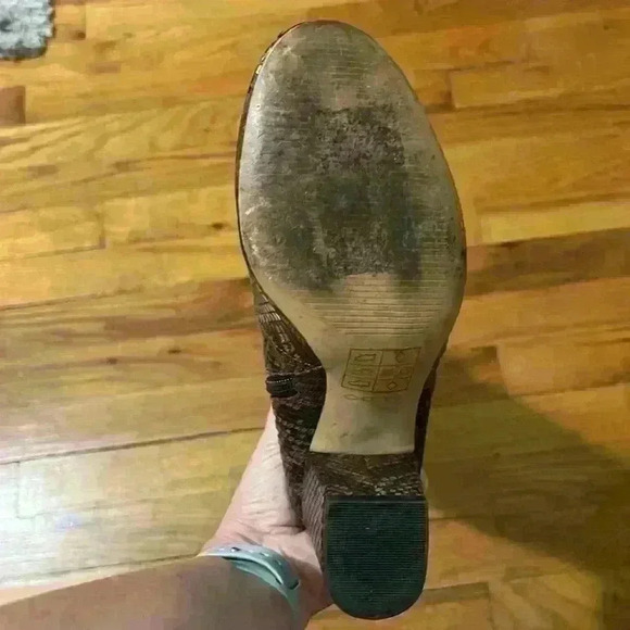 Aldo Snake Skin High Boots with Zipper Closure. Women’s Size 7 - Picture 4 of 9